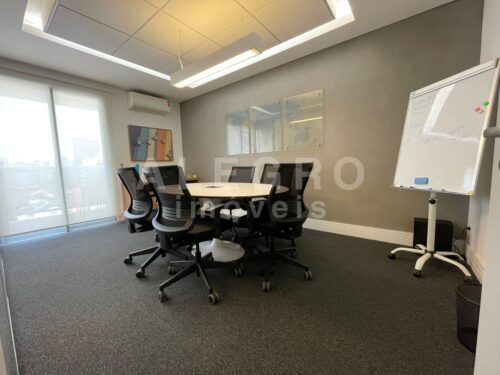 Sala comercial em localização privilegiada da Vila Madalena.