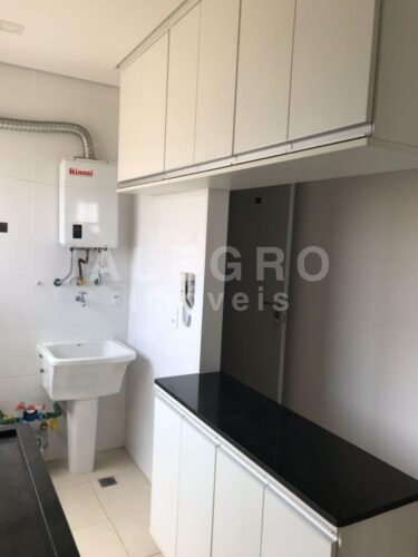 Apartamento reformado, 49m² na Vila Buarque, com garagem