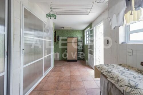 Bela casa de esquina para venda ou locação no Pacaembu – 480m²