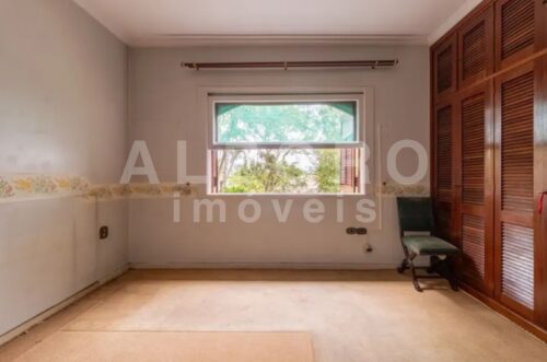 Bela casa de esquina para venda ou locação no Pacaembu – 480m²