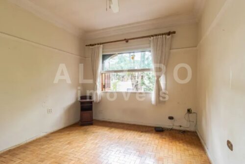Bela casa de esquina para venda ou locação no Pacaembu – 480m²
