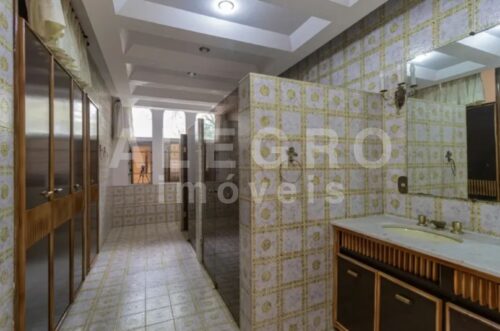 Bela casa de esquina para venda ou locação no Pacaembu – 480m²