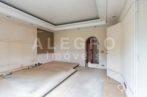 Bela casa de esquina para venda ou locação no Pacaembu – 480m²