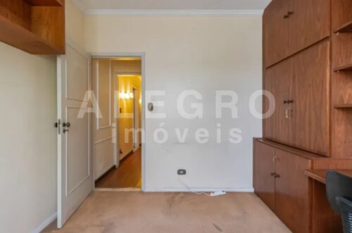Bela casa de esquina para venda ou locação no Pacaembu – 480m²