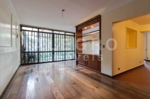 Bela casa de esquina para venda ou locação no Pacaembu – 480m²