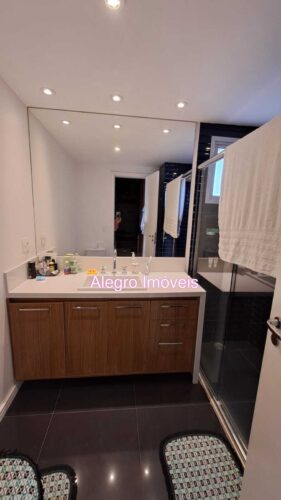 Apartamento de 128 m² com 2 quartos, 1 suíte e terceiro reversível, à venda em Água Branca